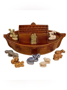Vintage Wade England Noah’s Ark Complete with 15 Figures and Ark